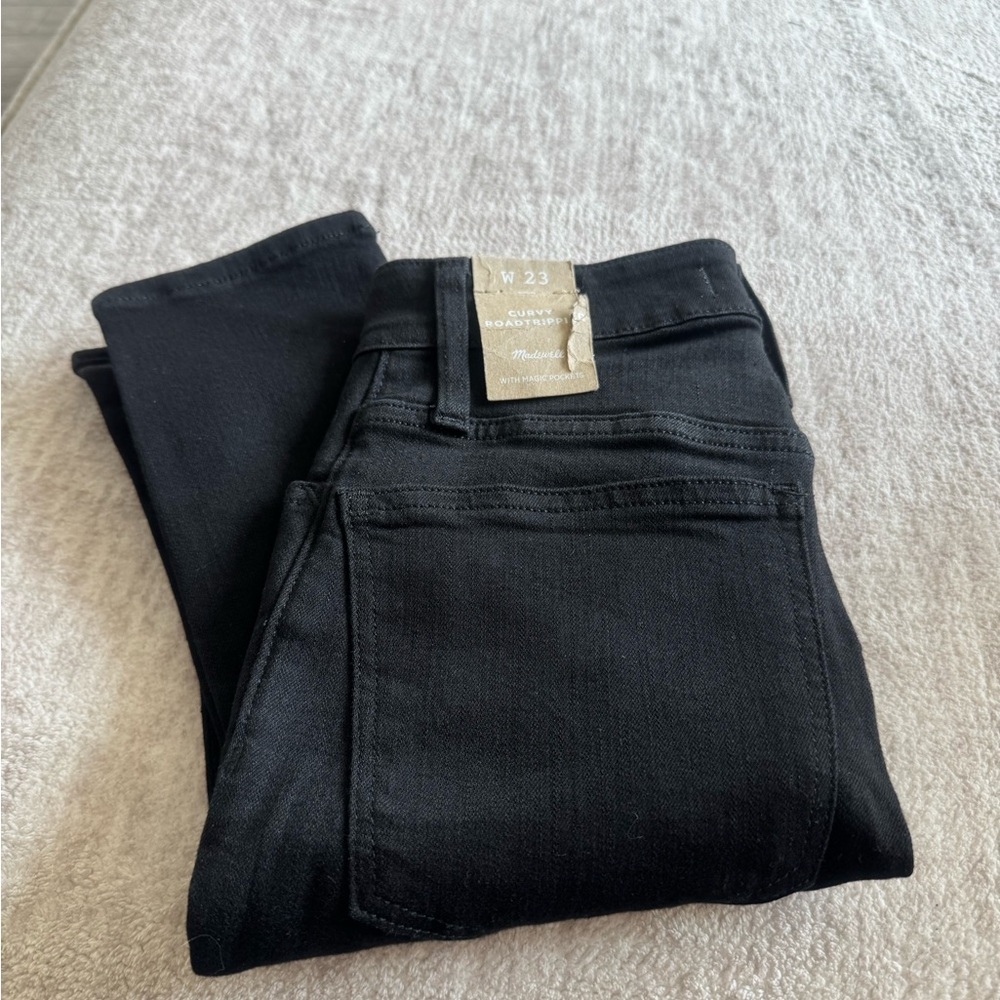 ✨ NWT Madewell Black Curvy Roadtrippier Straight Leg Jeans ✨